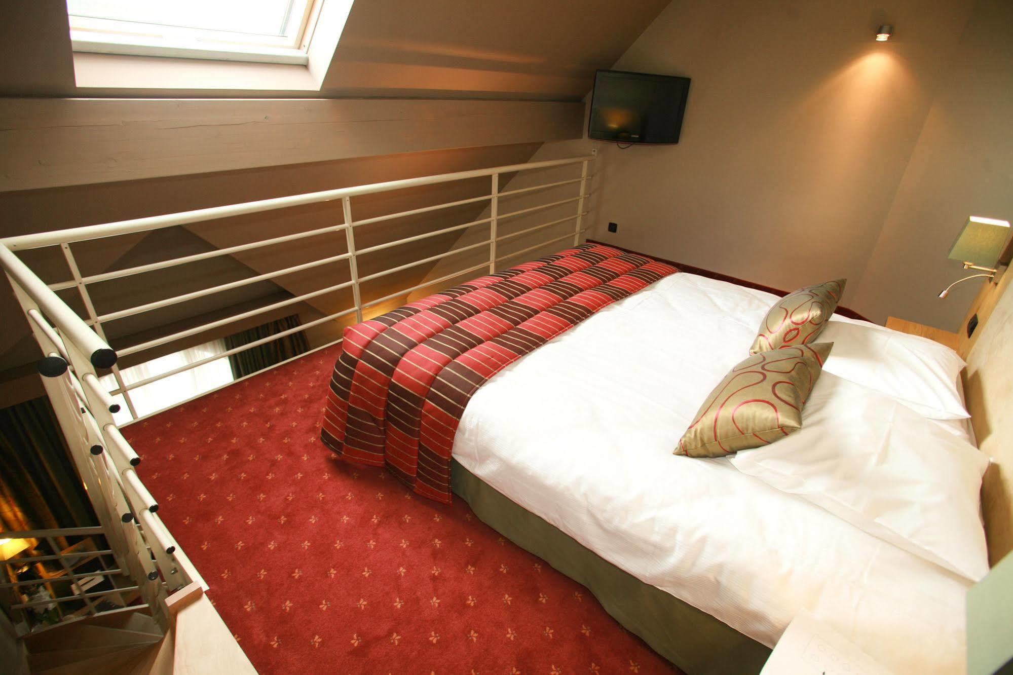 Hotel Verviers Van Der Valk Exterior foto